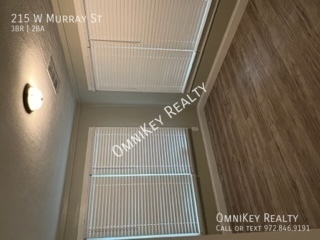 3 beds, 2 baths, 1,218 sqft, $1,400