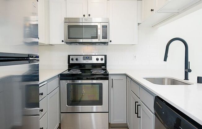 2 beds, 2 baths, 1,065 sqft, $2,425, Unit 2-307