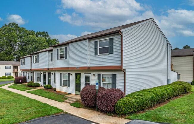 2 beds, 1.5 baths, 976 sqft, $1,250, Unit 200C