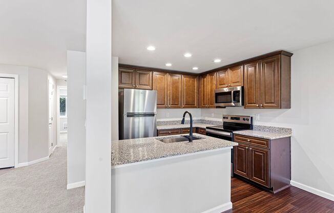 2 beds, 1 bath, 830 sqft, $2,300, Unit A102