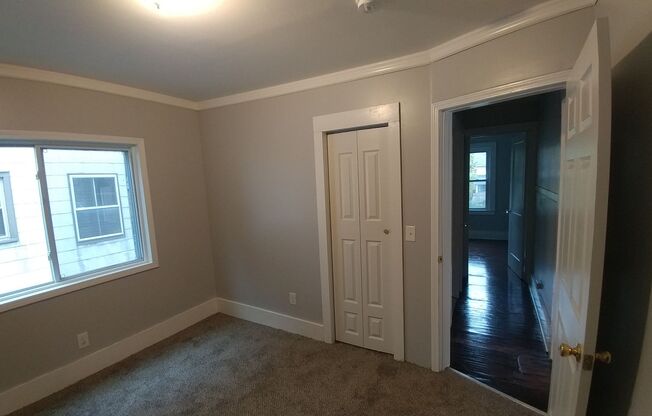 2 beds, 1 bath, 1,000 sqft, $1,250