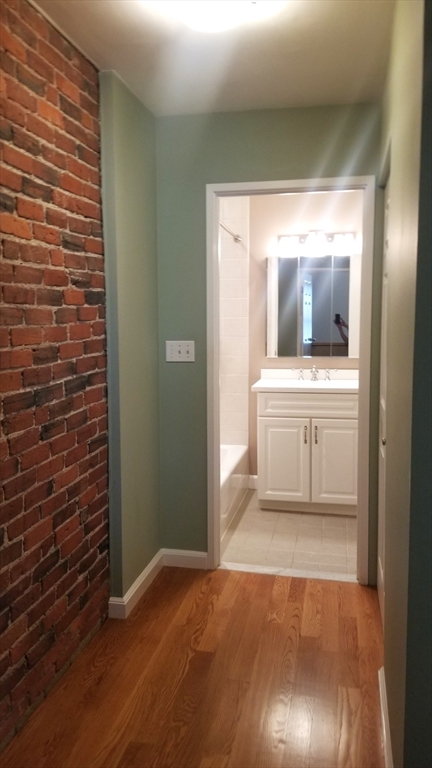 1 bed, 1 bath, 1,100 sqft, $2,950, Unit 301