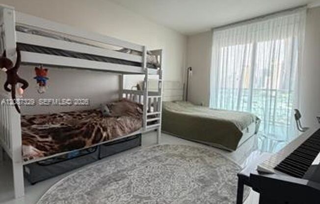 3 beds, 2 baths, $5,900, Unit # 2 1001