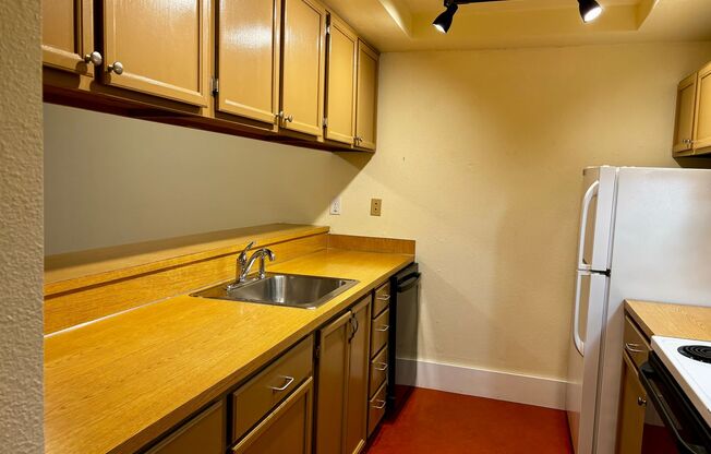 2 beds, 2 baths, $2,195, Unit Unit B101