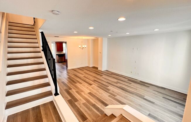 Welcome to Your Three-Story Paradise in Thriving Orlando, FL! WASHER & DRYER INCLUDED!