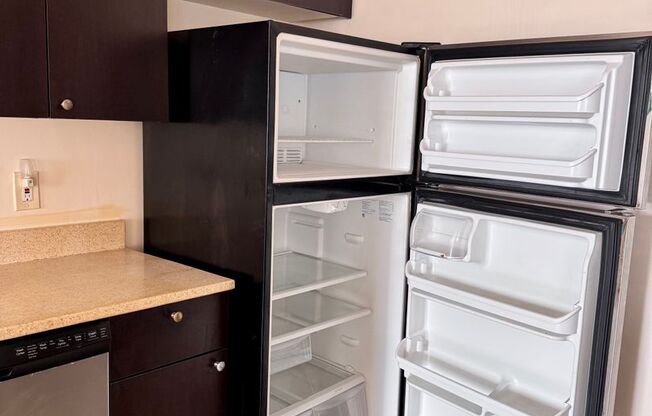 1 bed, 1 bath, 713 sqft, $1,395, Unit 165