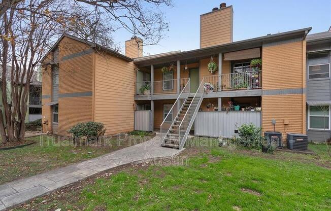 3204 Menchaca Rd