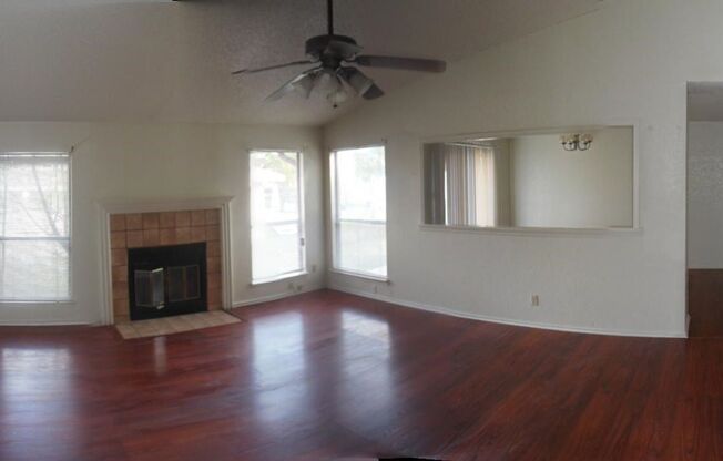 3 beds, 2 baths, $1,000