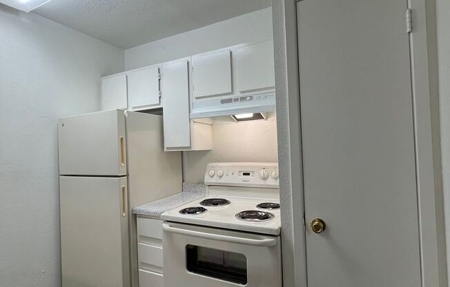 1 bed, 1 bath, 660 sqft, $1,040, Unit 113
