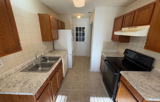 3 beds, 2 baths, $1,699