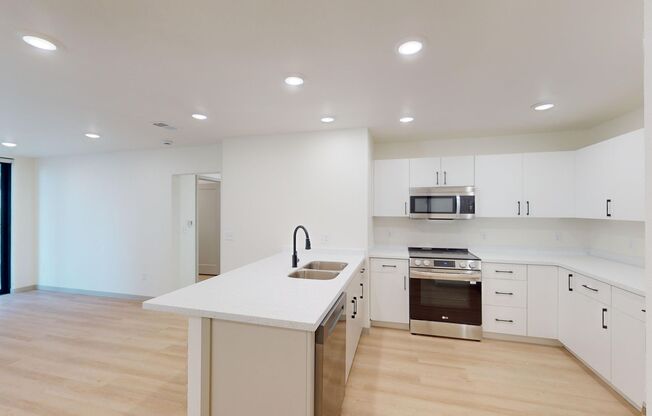 2 beds, 2 baths, 849 sqft, $1,305, Unit 6013 - 303