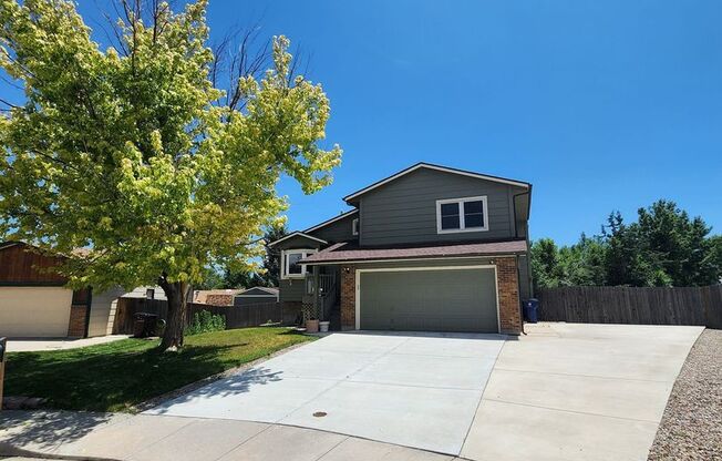 Spacious 4-Bedroom Home with RV Parking in a Cul-de-Sac!