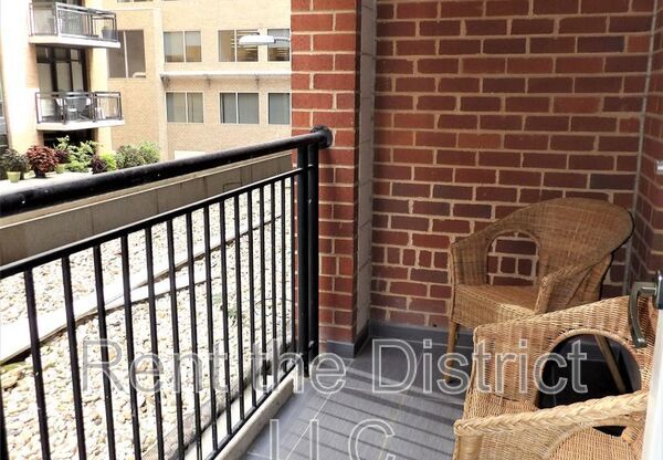 915 E Street NW #1002