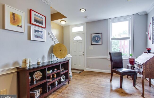 Federal-style Row Home in SHAW