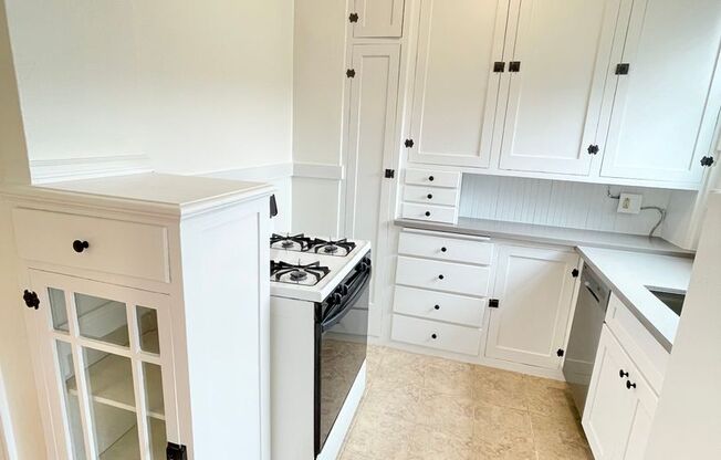 120 (2206 Greenwich/3201 Fillmore)