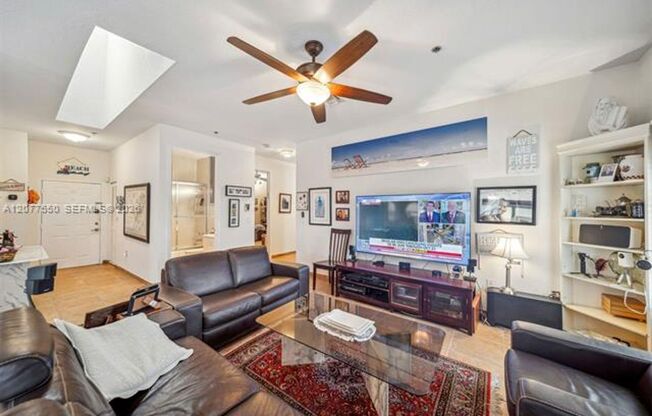 9008 Collins Ave cu-402, Surfside, FL 33154