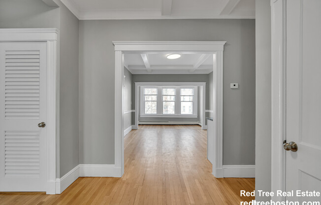 142 Sutherland Rd Apt 1