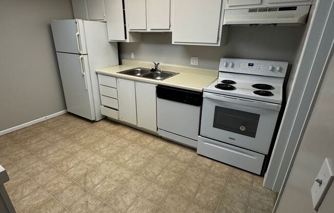 1 bed, 1 bath, 634 sqft, $839, Unit 6045 UD
