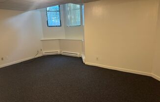 2 beds, 1 bath, 817 sqft, $3,100, Unit 03-105