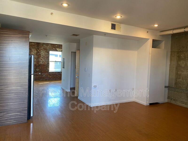 1415 BROADWAY ST