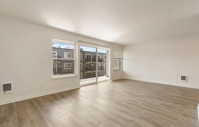 2 beds, 1 bath, 986 sqft, $2,700, Unit 301