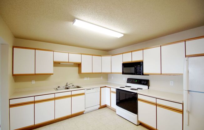 2 beds, 2 baths, 972 sqft, $1,420, Unit 2112-204