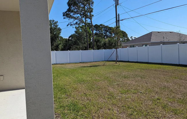 SPACIOUS 4 BEDROOM, 2 BATH HOME, CONVENIENTLY LOCATED