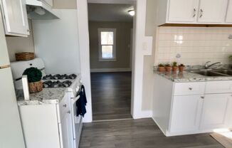 2 beds, 1 bath, $1,295