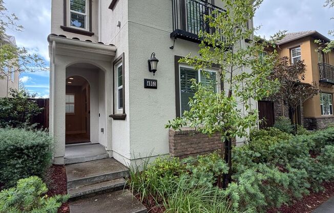 Beautiful Upgraded 4 Bed 3 Bath home in San Ramon Gale Ranch