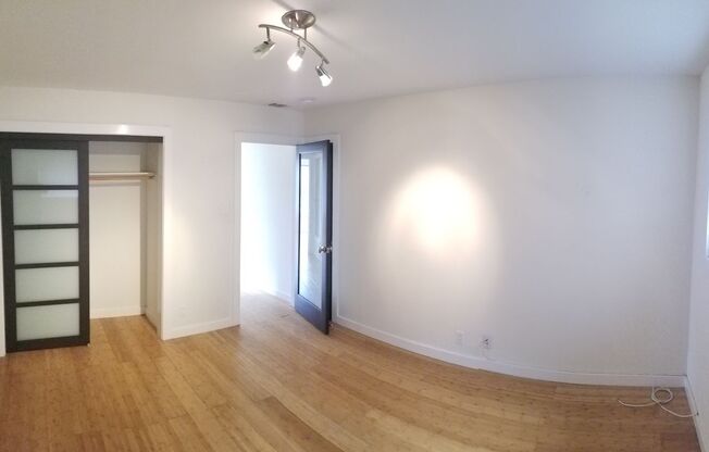 Stylishly Updated 2-Bedroom in Oakland