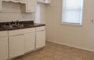 3 beds, 1 bath, $1,395