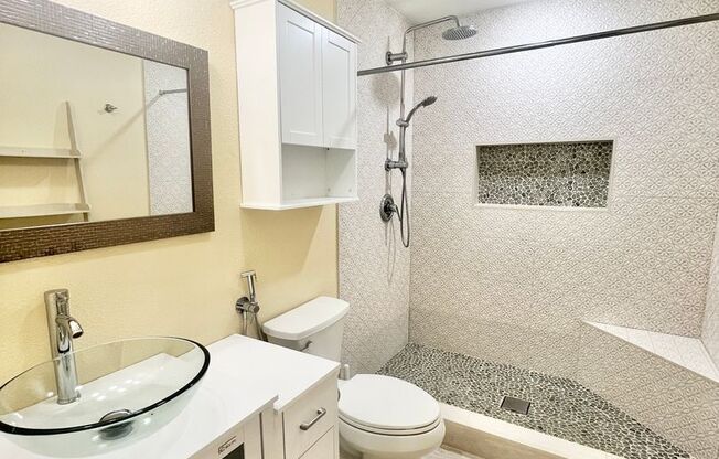 4 beds, 2.5 baths, $3,000