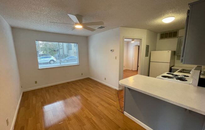 2514 Pearl St.