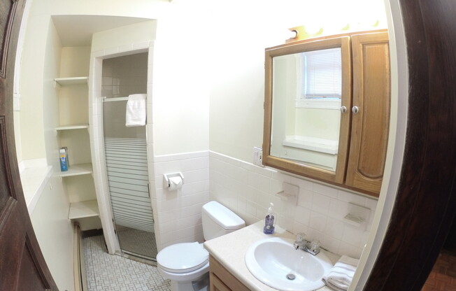 1 bed, 1 bath, $2,300, Unit B1