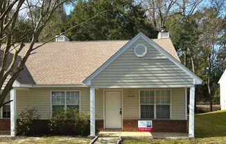 2 Bed/ 2 Bath With Large Back Deck