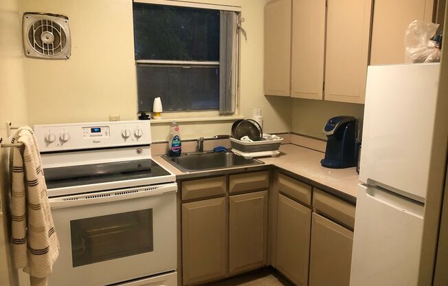 2 beds, 1 bath, 723 sqft, $2,600, Unit 01