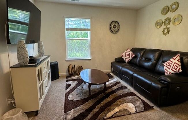 3 beds, 2.5 baths, $2,599