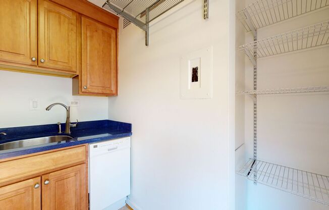 Studio, 1 bath, $1,825, Unit Unit 716