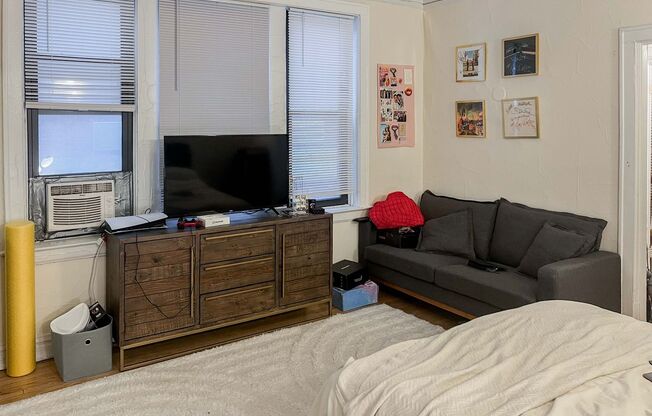 Studio, 1 bath, 437 sqft, $1,575, Unit 432-108