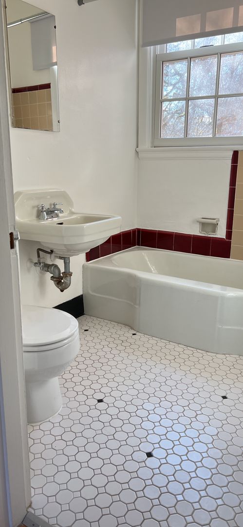 1 bed, 1 bath, $1,499, Unit 5440-2