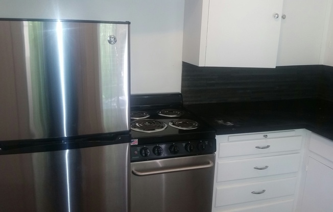 1 bed, 1 bath, 616 sqft, $1,725, Unit 09