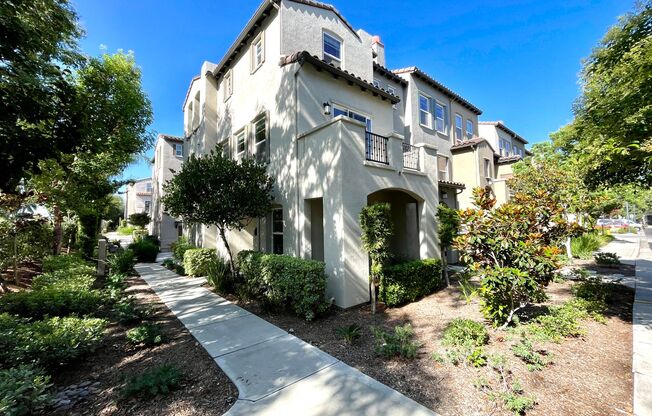 Beautiful 3B/3.5BA Townhome in 4S Ranch w/ Garage, Washer/Dryer and Private Patio!