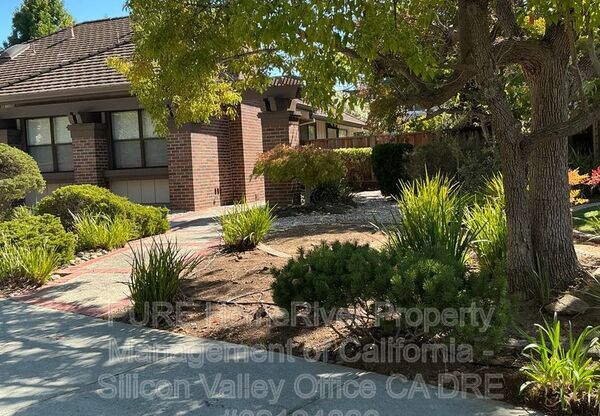 10180 BYERLY CT
