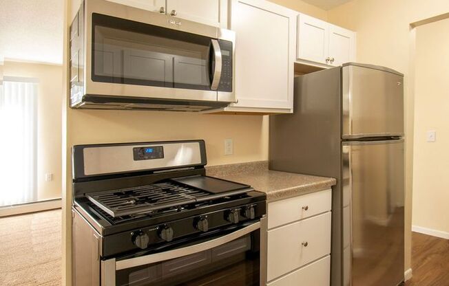1 bed, 1 bath, 700 sqft, $1,290, Unit 840-201