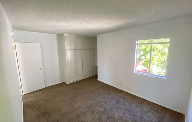 2 beds, 1 bath, 800 sqft, $2,950, Unit B