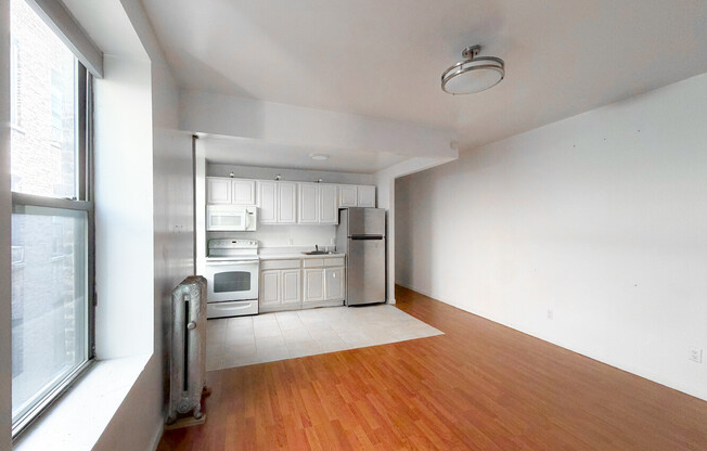 528 W 152 ST