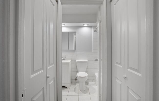 Studio, 1 bath, 275 sqft, $1,395, Unit 342
