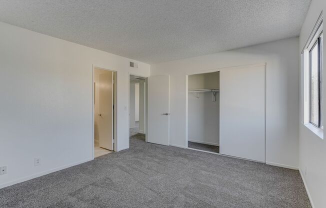 3 beds, 2 baths, $1,495, Unit # 2097