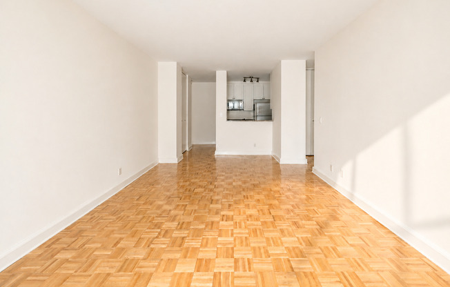 5 E 22 ST