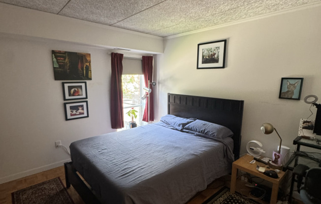 44 BROADLAWN